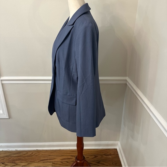 NWT $260 Banana Republic blue 2 piece suit- Size 10 - Picture 2 of 9